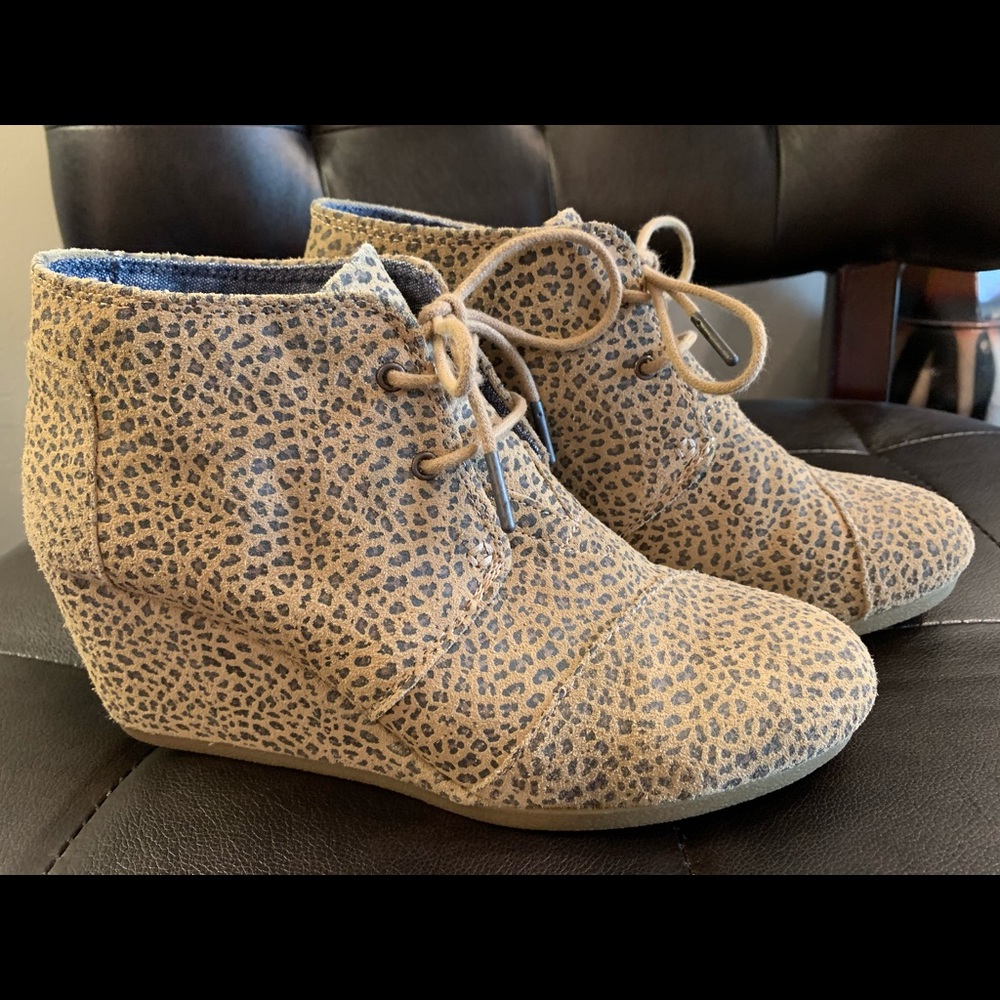 TOMS Leopard Print Desert Wedge Booties